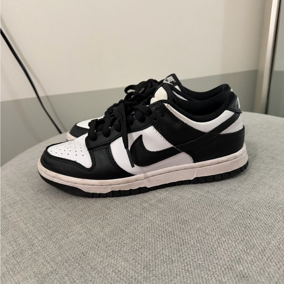 Nike Women’s Panda Dunks - Picture 2 of 7